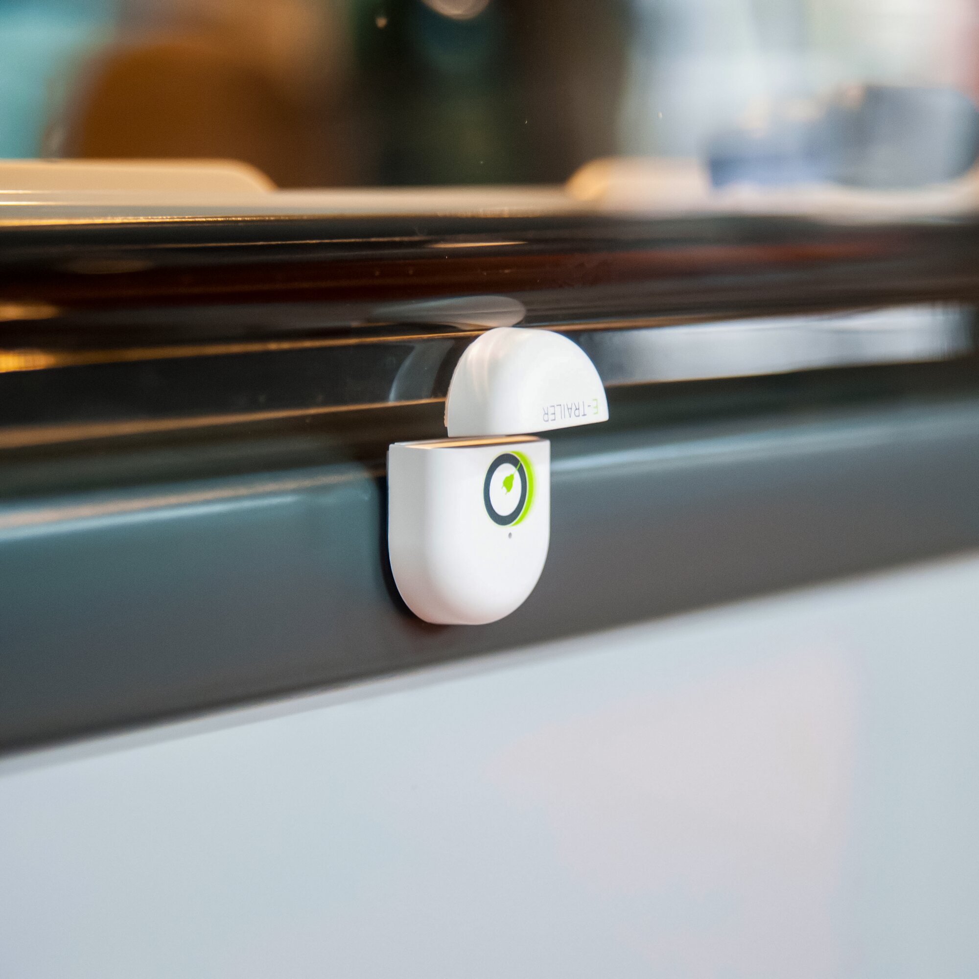 E-Trailer Czujnik E-Switch do monitorowania drzwi i okien