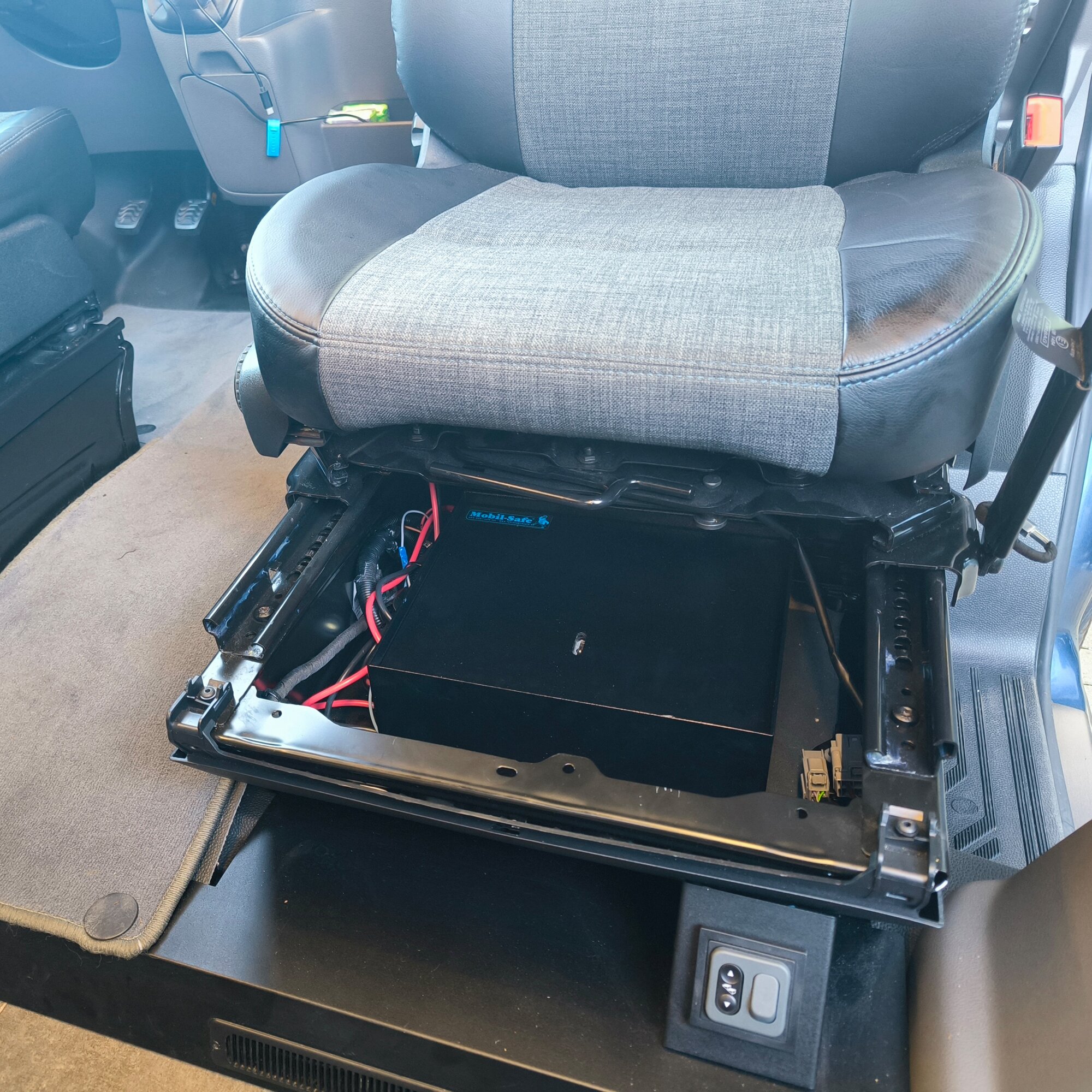 Mobil-Safe Sejf podstawy siedzenia, Ford Transit z 2019r