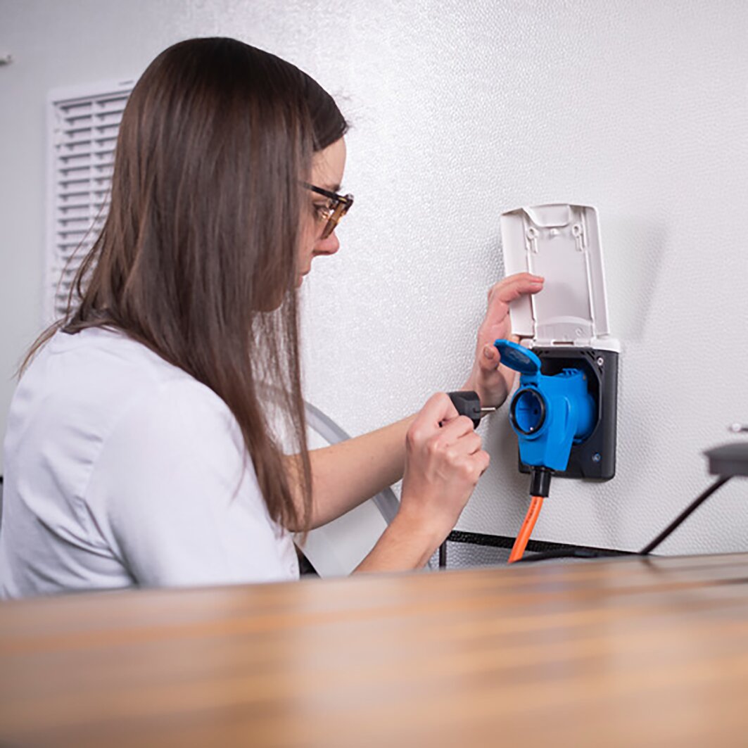 Brennenstuhl 321/085