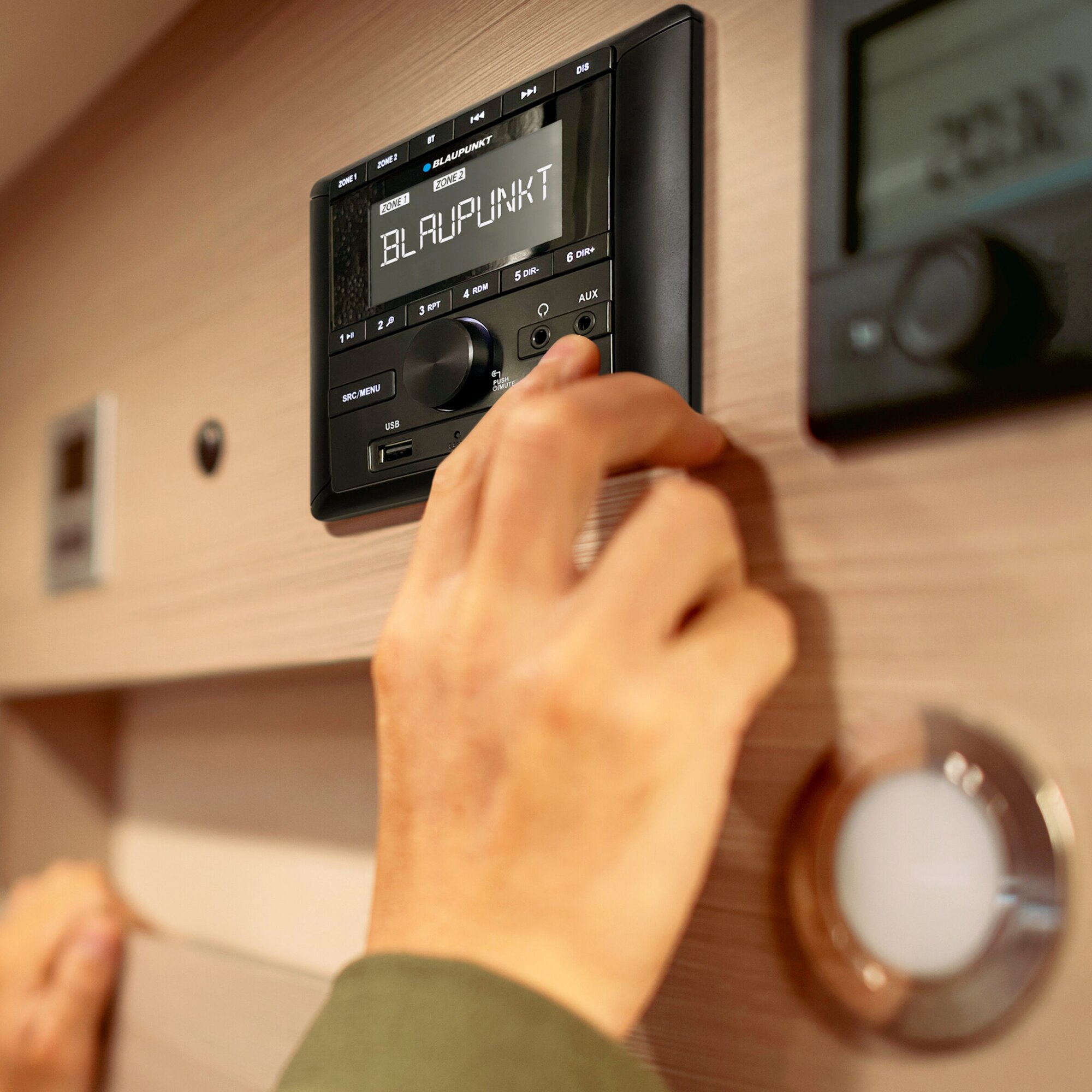 Blaupunkt Radio do zabudowy Blaupunkt Camper BPA 3022 M