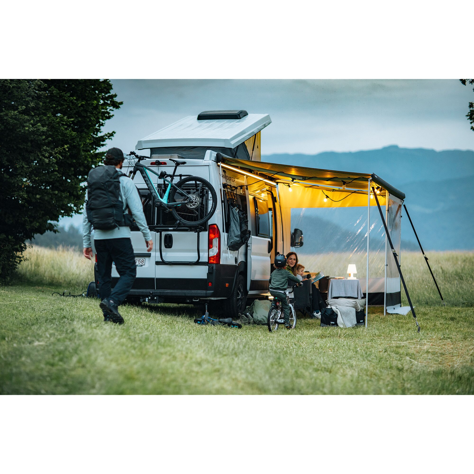 Thule Markiza Thule Omnistor 5200, anodowana, 3 m, Mystic Grey